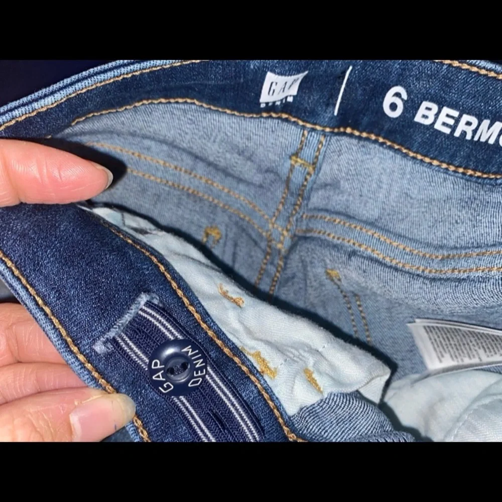 Gap Girls High Rise Bermuda Denim Shorts Raw Hem Size 6